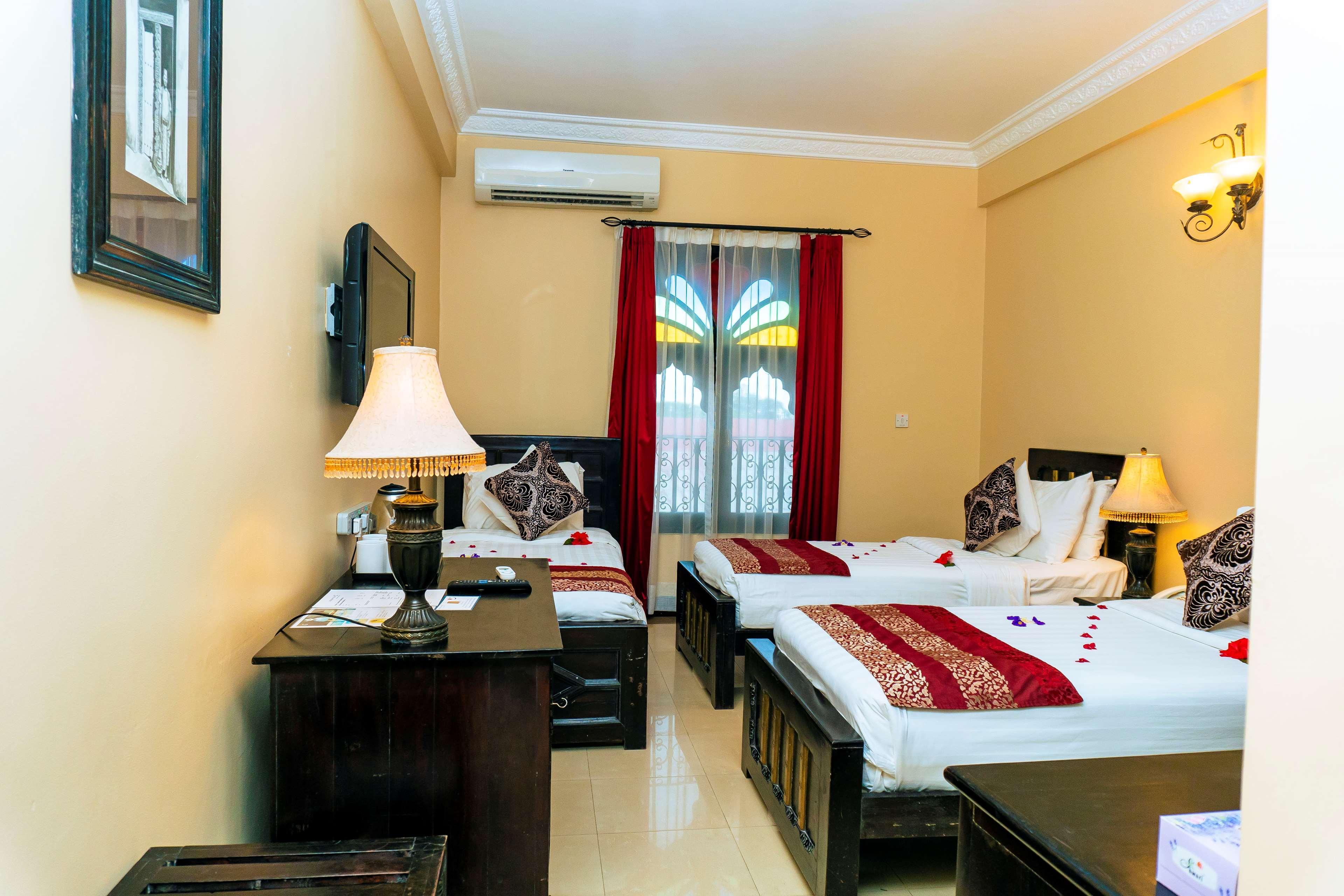 Golden Tulip Stone Town Boutique